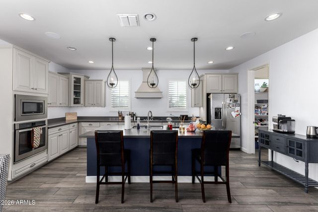 7045 W CARTER Drive, Chandler, AZ 85226