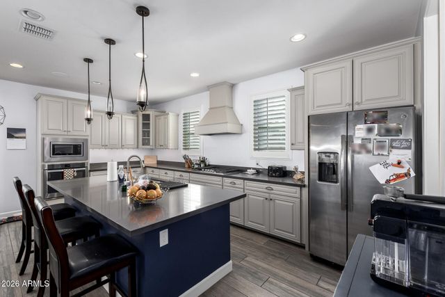 7045 W CARTER Drive, Chandler, AZ 85226