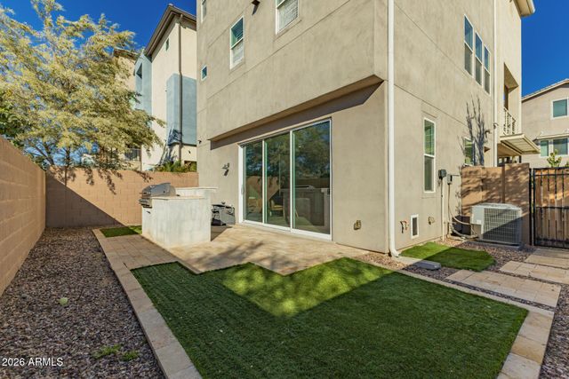 7045 W CARTER Drive, Chandler, AZ 85226