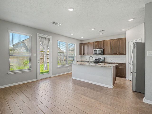 7202 Bakersfield Court, Rosharon, TX 77583