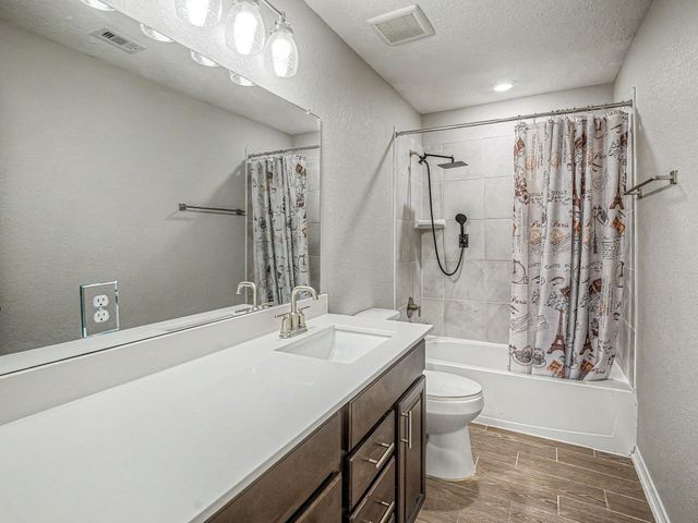 7202 Bakersfield Court, Rosharon, TX 77583