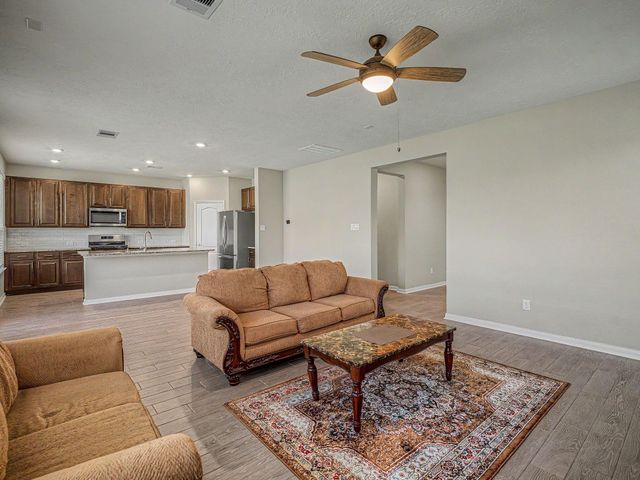7202 Bakersfield Court, Rosharon, TX 77583
