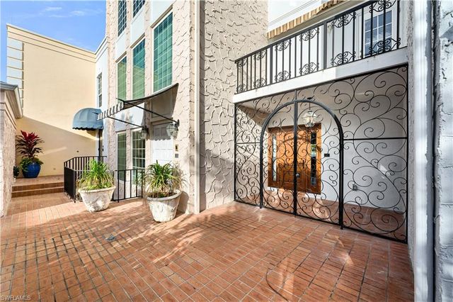 4000 Gulf Shore BLVD N 1400, Naples, FL 34103