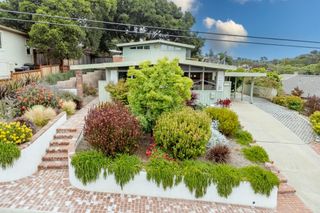 831 Arlington Place, Del Rey Oaks, CA 93940