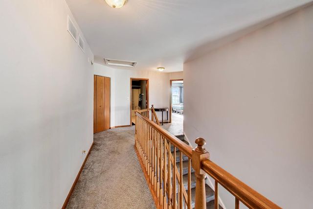 1669 Montclair Drive, Elgin, IL 60123