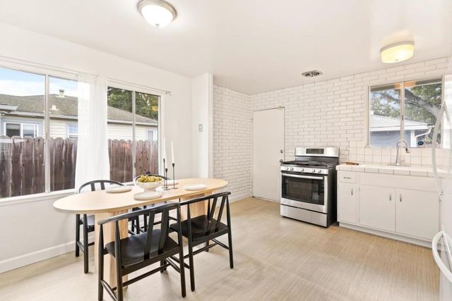 2247 Menalto Avenue, East Palo Alto, CA 94303