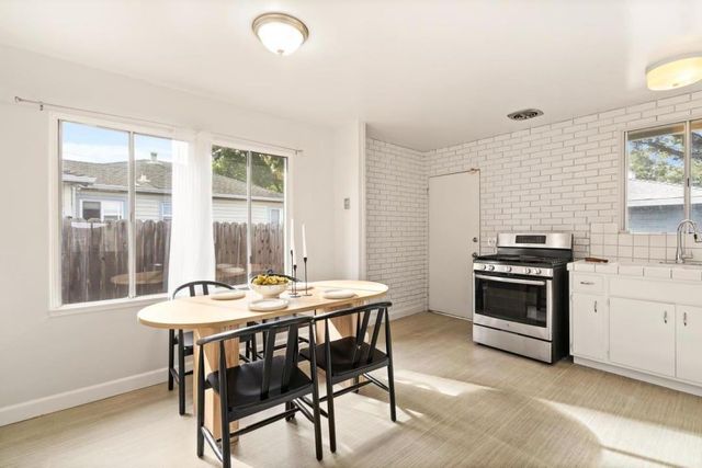 2247 Menalto Avenue, East Palo Alto, CA 94303