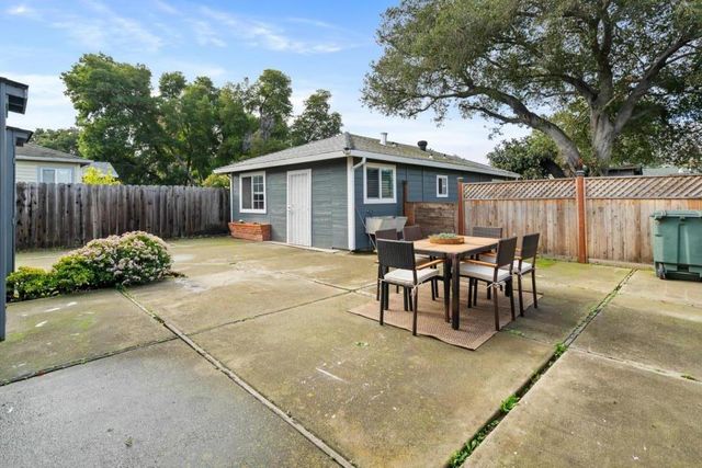 2247 Menalto Avenue, East Palo Alto, CA 94303