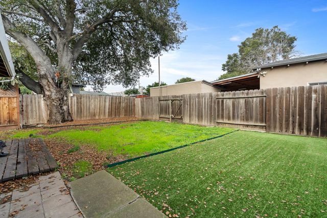 2247 Menalto Avenue, East Palo Alto, CA 94303