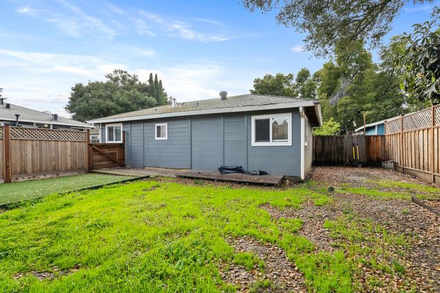 2247 Menalto Avenue, East Palo Alto, CA 94303