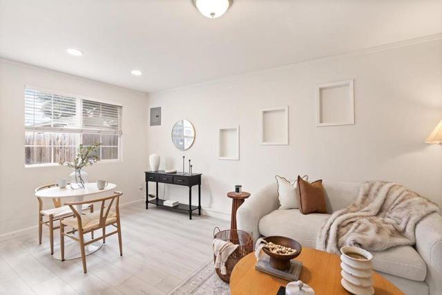 2247 Menalto Avenue, East Palo Alto, CA 94303