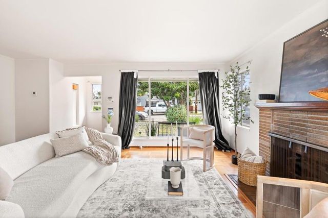 2247 Menalto Avenue, East Palo Alto, CA 94303