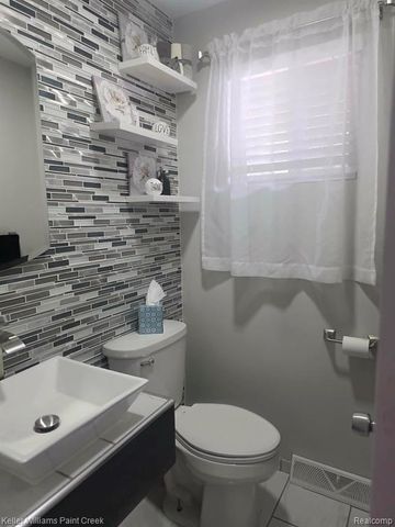 220 Boyken, Rochester Hills, MI 48307