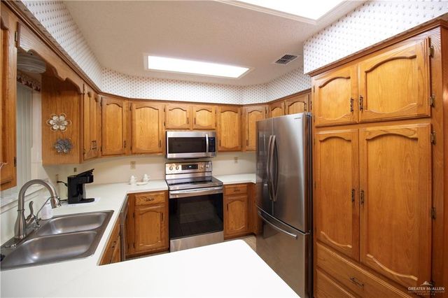 411 Scorpio Street, Mission, TX 78572