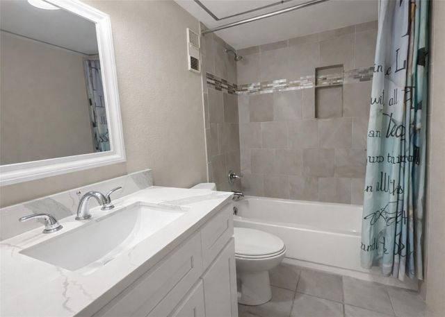 12905 Woodforest Boulevard 305, Houston, TX 77015