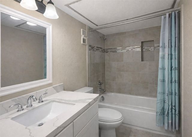 12905 Woodforest Boulevard 305, Houston, TX 77015