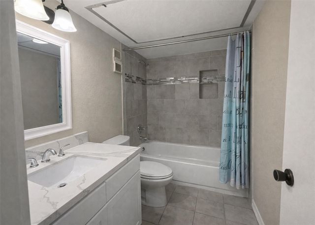 12905 Woodforest Boulevard 305, Houston, TX 77015