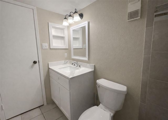 12905 Woodforest Boulevard 305, Houston, TX 77015