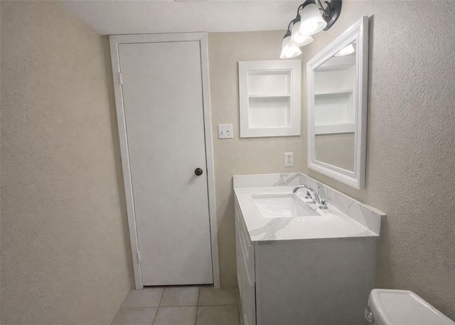 12905 Woodforest Boulevard 305, Houston, TX 77015