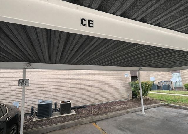 12905 Woodforest Boulevard 305, Houston, TX 77015