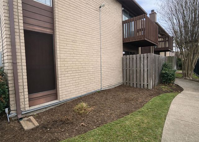 12905 Woodforest Boulevard 305, Houston, TX 77015