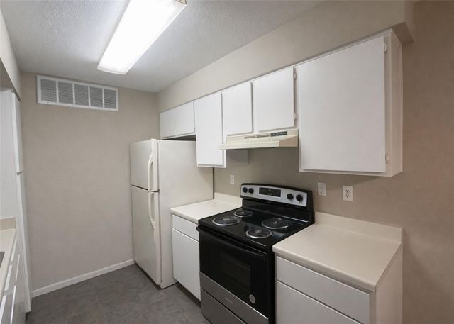 12905 Woodforest Boulevard 305, Houston, TX 77015