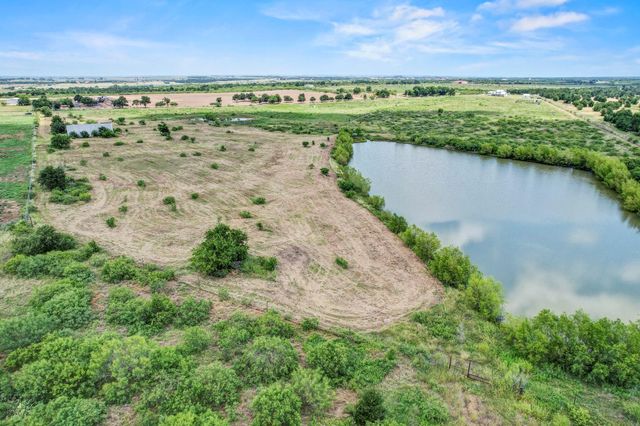 3935 County Road 463, Elgin, TX 78621