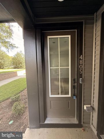 4805 BAUHAUS SQ, Chantilly, VA 20151