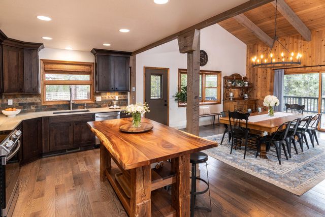 17579 Pathfinder Lane 6, Sunriver, OR 97707