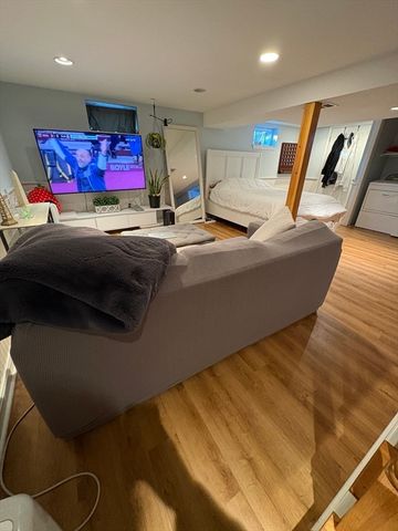 40 Shattuck Park Rd, Norwood, MA 02062