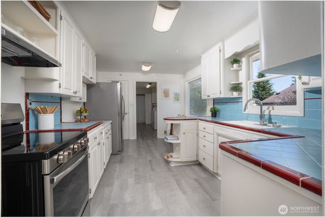 1517 S Lawrence Street, Tacoma, WA 98405