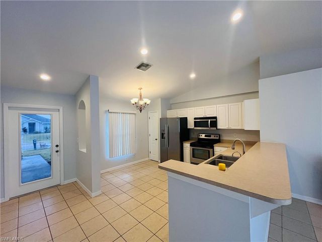 313 NE 30th ST, Cape Coral, FL 33909