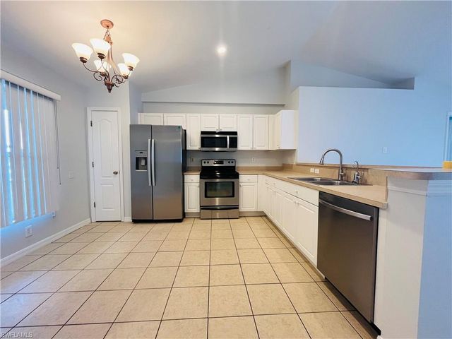 313 NE 30th ST, Cape Coral, FL 33909