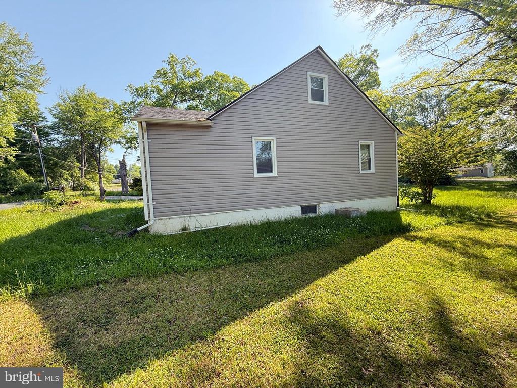Image 3 of property listing at 1535 MITCHELL LN, Aberdeen, MD 21001