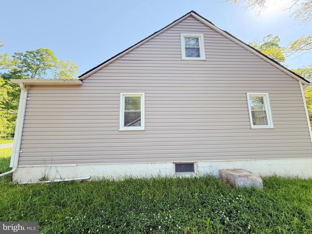 Image 4 of property listing at 1535 MITCHELL LN, Aberdeen, MD 21001