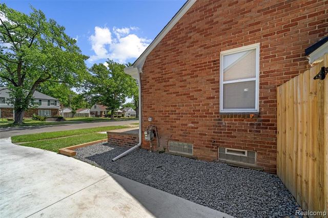 20323 Regent Drive, Detroit, MI 48205