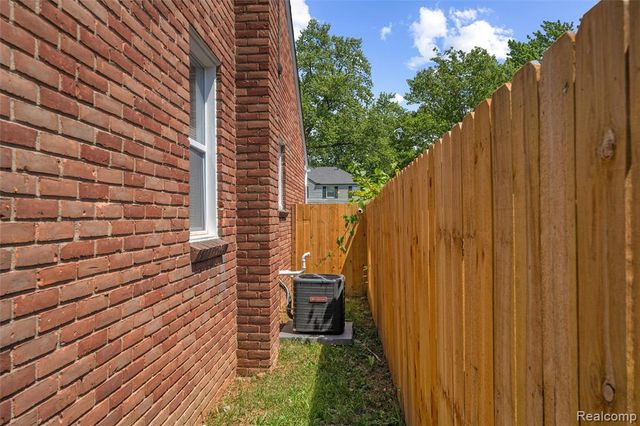 20323 Regent Drive, Detroit, MI 48205