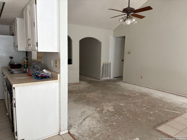 5319 Timber Row, San Antonio, TX 78250