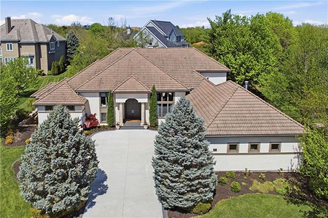 4824 W 144th Terrace, Overland Park, KS 66224