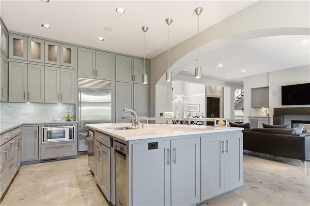 4824 W 144th Terrace, Overland Park, KS 66224