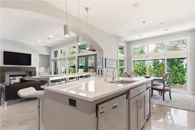 4824 W 144th Terrace, Overland Park, KS 66224