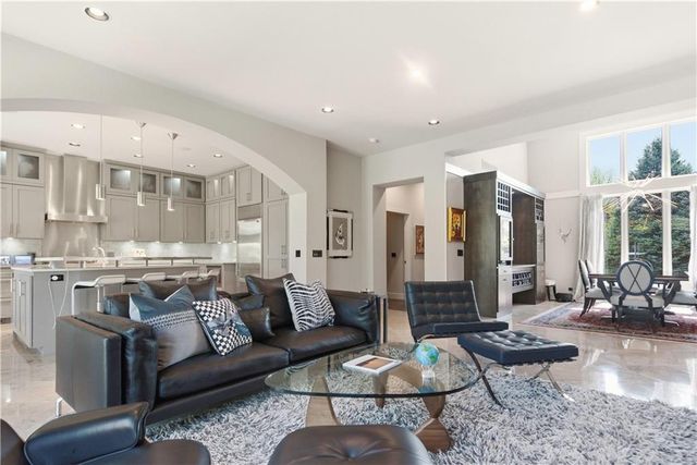 4824 W 144th Terrace, Overland Park, KS 66224