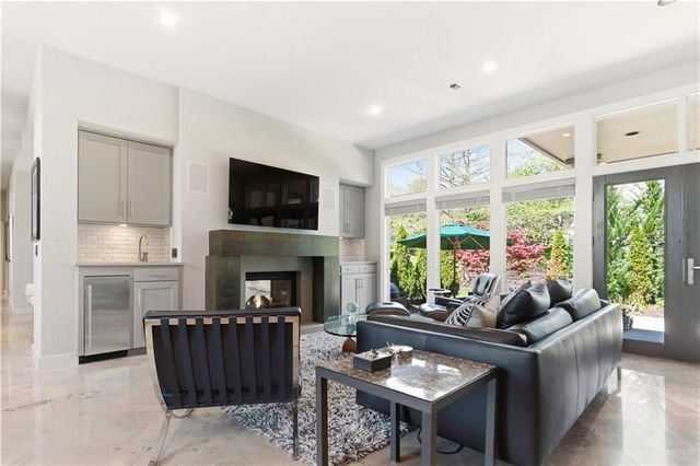 4824 W 144th Terrace, Overland Park, KS 66224