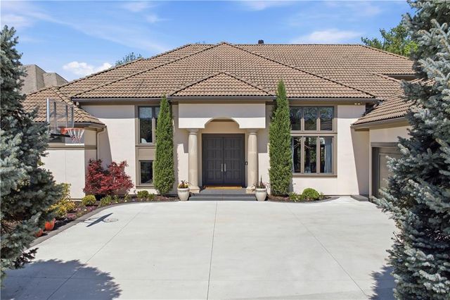 4824 W 144th Terrace, Overland Park, KS 66224