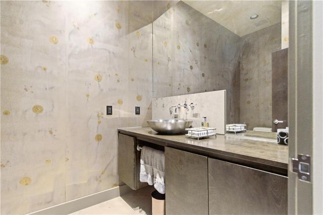 4824 W 144th Terrace, Overland Park, KS 66224