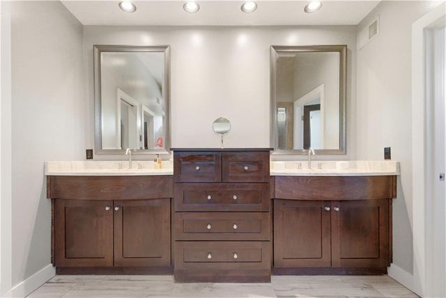 4824 W 144th Terrace, Overland Park, KS 66224