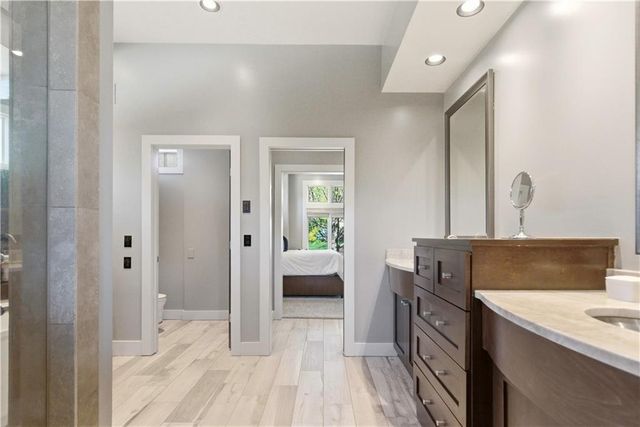 4824 W 144th Terrace, Overland Park, KS 66224