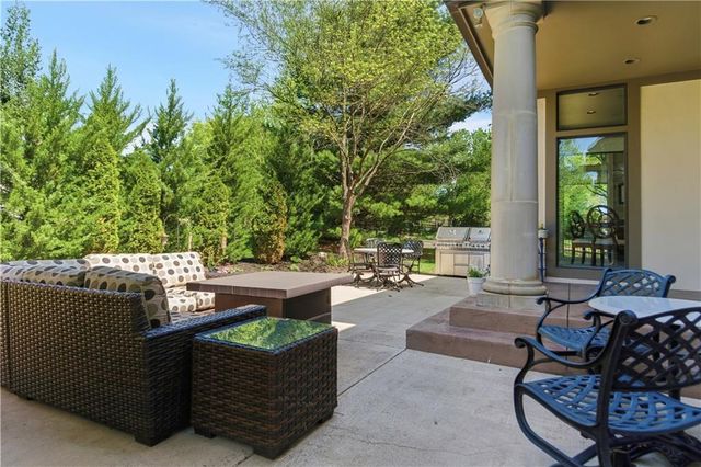 4824 W 144th Terrace, Overland Park, KS 66224