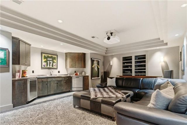 4824 W 144th Terrace, Overland Park, KS 66224