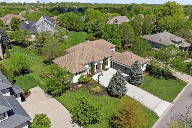 4824 W 144th Terrace, Overland Park, KS 66224